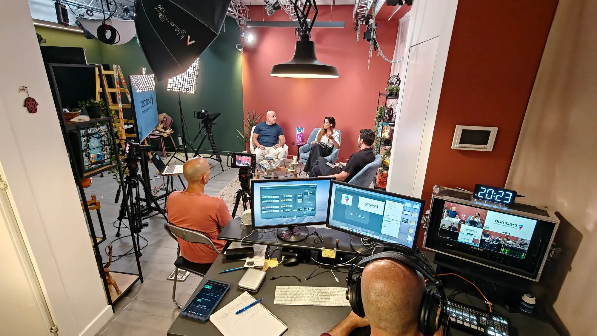אולפן On Air